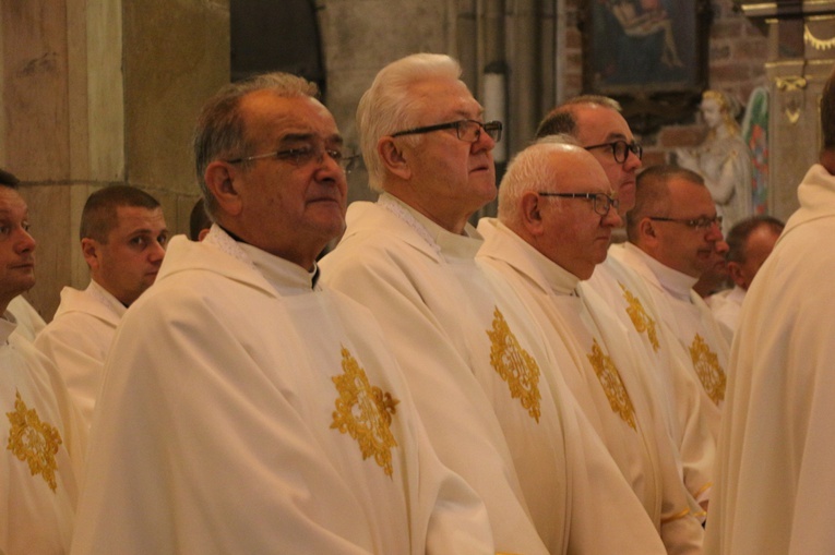 Pogrzeb śp. ks. prał. Mariana Biskupa