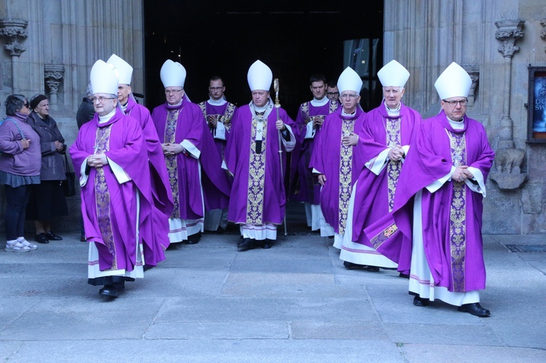 Pogrzeb śp. ks. prał. Mariana Biskupa