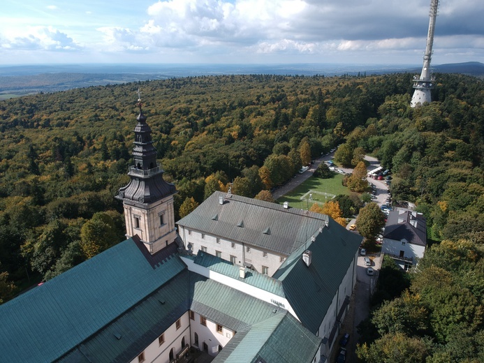 Pielgrzymka Skautów Europy na Święty Krzyż - ujęcia z drona