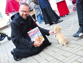 Nasz szef promował „Gościa” także wśród... naszych braci najmniejszych.