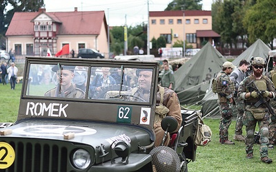 ▲	Można było zobaczyć nie tylko broń, wyposażenie i umundurowanie, ale także wojskowe pojazdy.