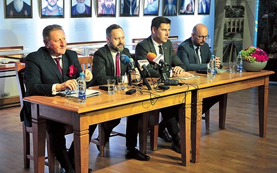 Konferencja prasowa z udziałem dyrektora WBP im. Łopacińskiego i dyrektora Biblioteki Narodowej (od lewej).