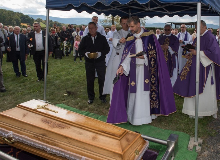 Uroczystości pogrzebowe o. Andrzeja Smołki SSCC