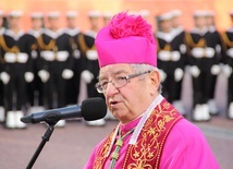 Abp Sławoj Leszek Głódź rozpoczyna modlitwę "Kapłani za kapłanów".