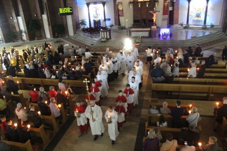 Wprowadzenie figury św. Michała Archanioła w parafii pw. NMP Królowej Polski w Świdnicy