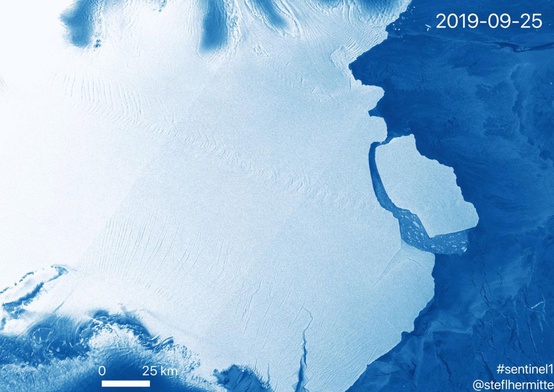 Oderwana bryla lodowca widziana z kosmosu