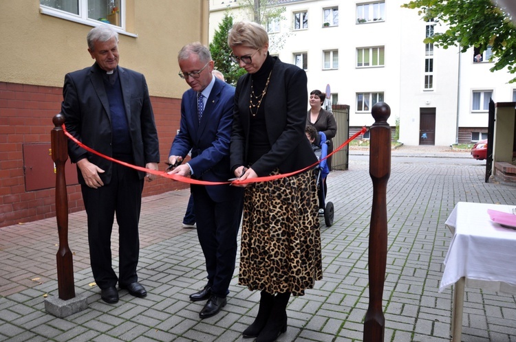 Windą już bez "przygód"