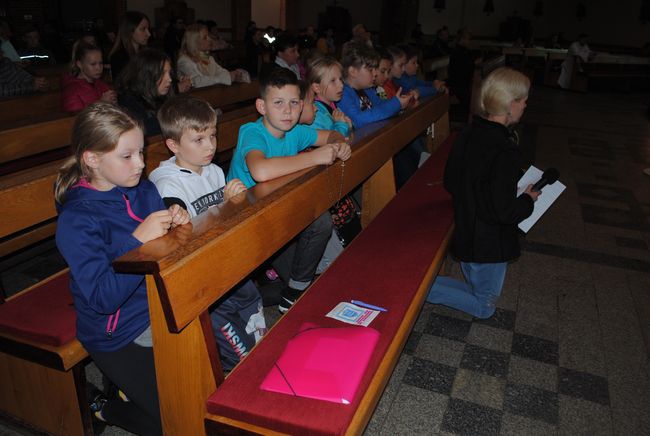 Stalowa Wola. Różaniec u michalitów