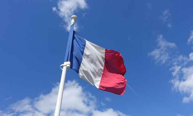 Francja chce zakazać skłaniania homoseksualistów do życia w czystości