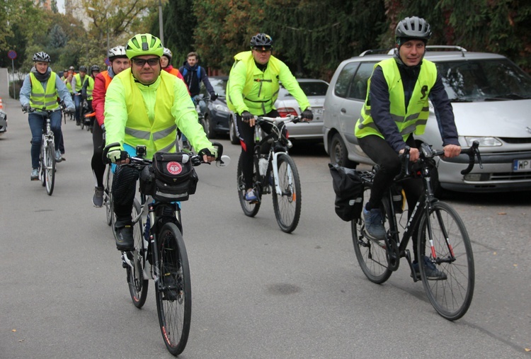 Pielgrzymka rowerowa do Ostrówka