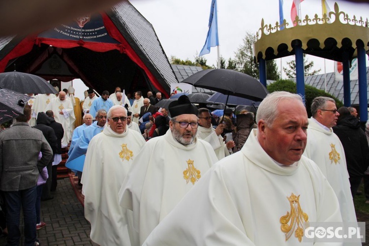 Pielgrzymka Róż Żywego Różańca do Rokitna