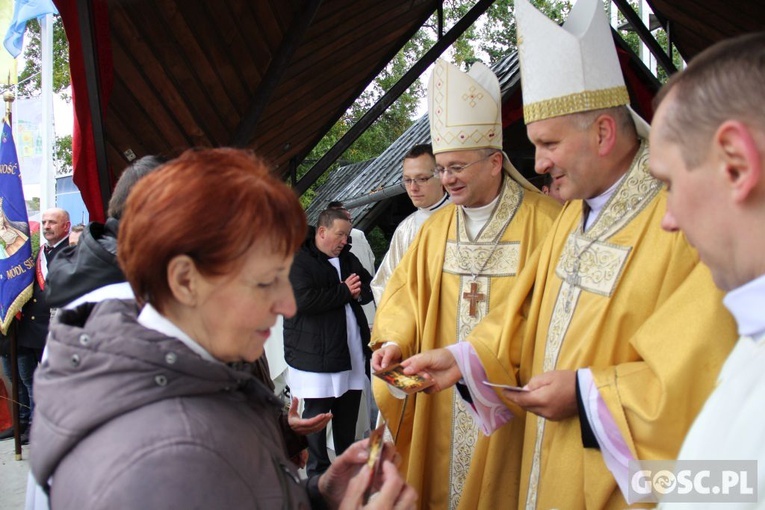 Pielgrzymka Róż Żywego Różańca do Rokitna