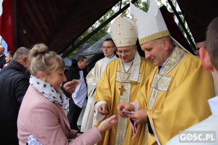 Pielgrzymka Róż Żywego Różańca do Rokitna