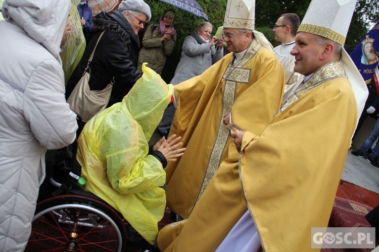 Pielgrzymka Róż Żywego Różańca do Rokitna