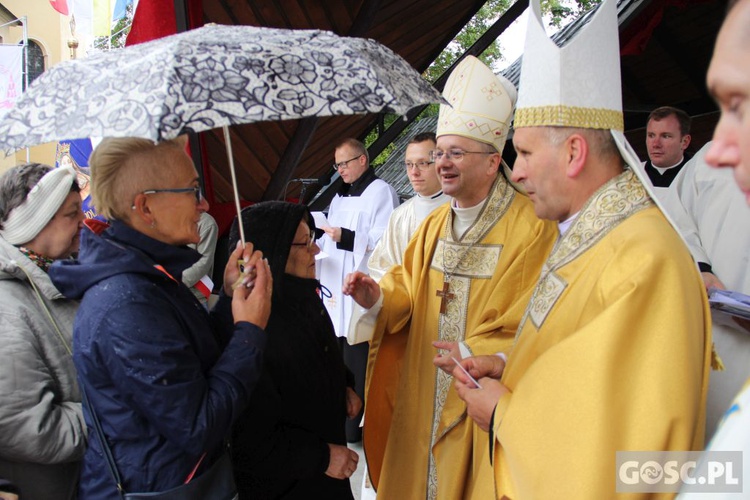 Pielgrzymka Róż Żywego Różańca do Rokitna