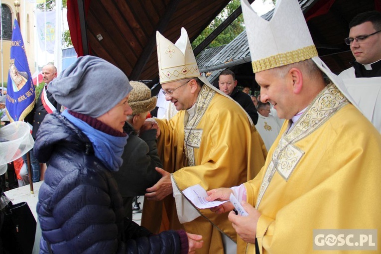 Pielgrzymka Róż Żywego Różańca do Rokitna