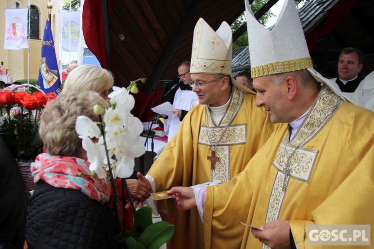 Pielgrzymka Róż Żywego Różańca do Rokitna