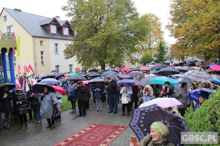 Pielgrzymka Róż Żywego Różańca do Rokitna