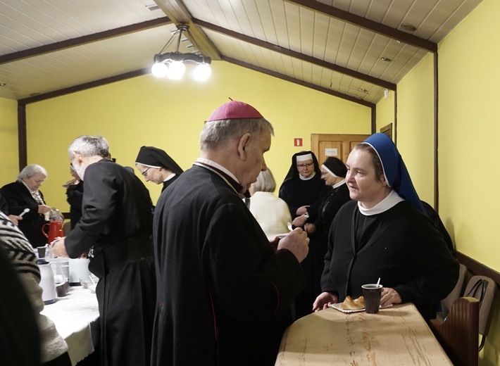 Pielgrzymka osób konsekrowanych do sanktuarium Matki Bożej Nieustającej Pomocy w Gliwicach 