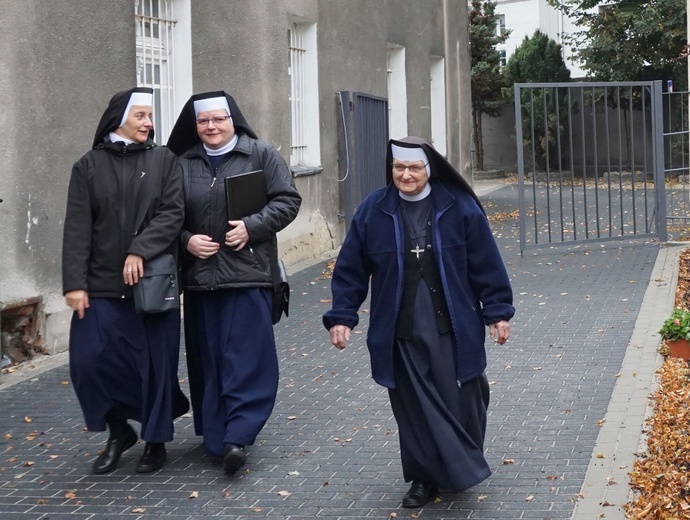 Pielgrzymka osób konsekrowanych do sanktuarium Matki Bożej Nieustającej Pomocy w Gliwicach 