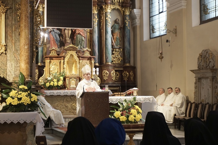 Pielgrzymka osób konsekrowanych do sanktuarium Matki Bożej Nieustającej Pomocy w Gliwicach 