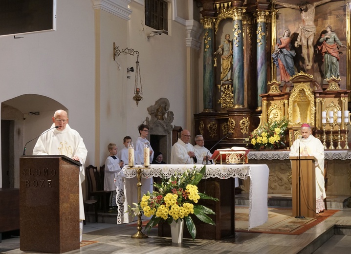 Pielgrzymka osób konsekrowanych do sanktuarium Matki Bożej Nieustającej Pomocy w Gliwicach 