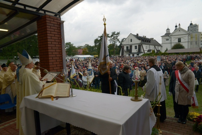 Pielgrzymka Żywego Różańca do Wysokiego Koła