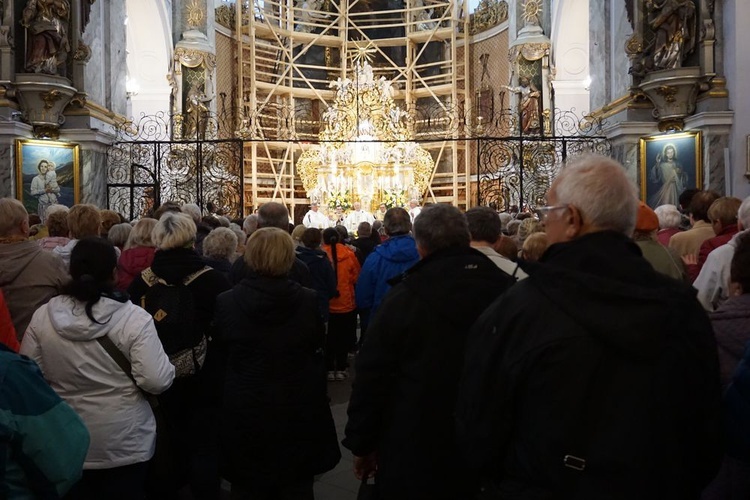 Diecezjalna pielgrzymka róż różańcowych do Barda