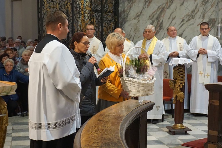 Diecezjalna pielgrzymka róż różańcowych do Barda