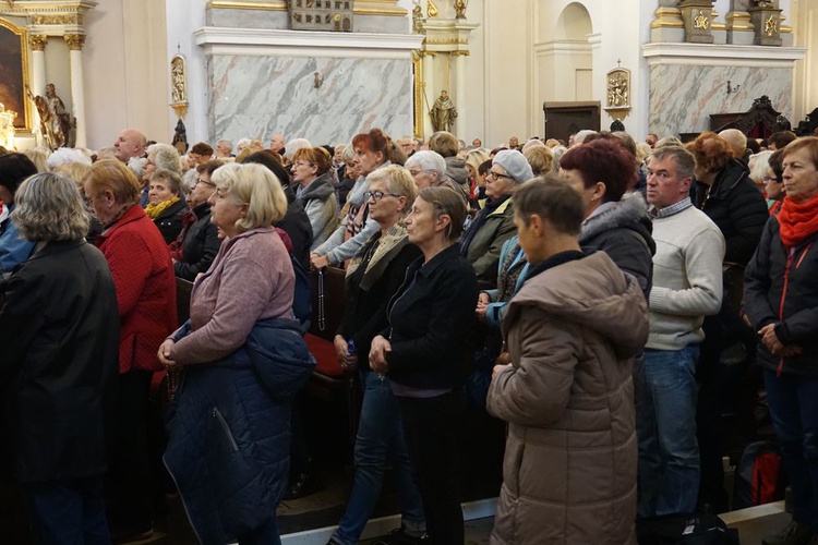 Diecezjalna pielgrzymka róż różańcowych do Barda