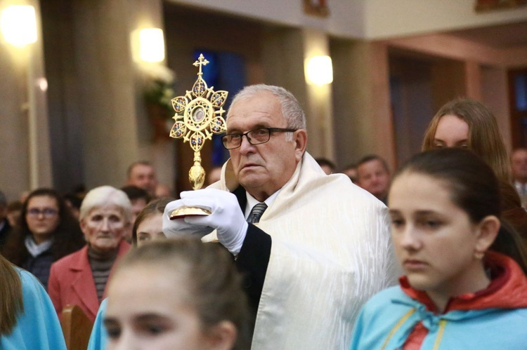 Relikwie dzieci fatimskich w Łękach Górnych