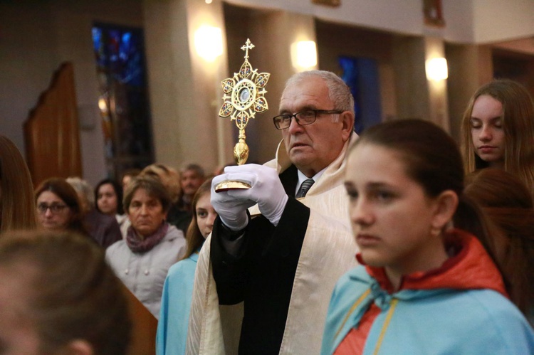 Relikwie dzieci fatimskich w Łękach Górnych