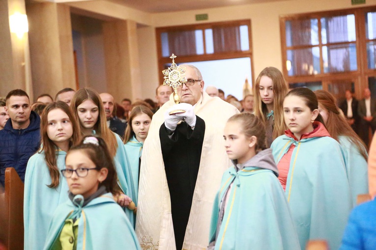 Relikwie dzieci fatimskich w Łękach Górnych