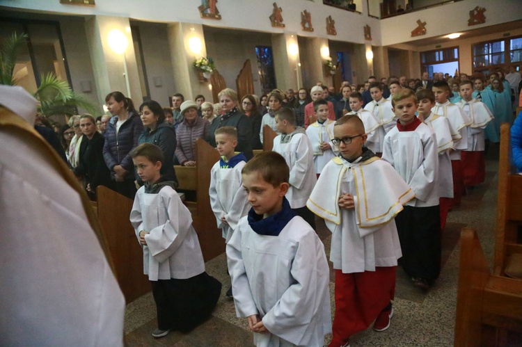 Relikwie dzieci fatimskich w Łękach Górnych