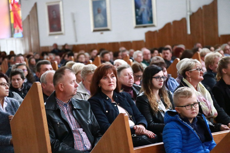 Relikwie dzieci fatimskich w Łękach Górnych