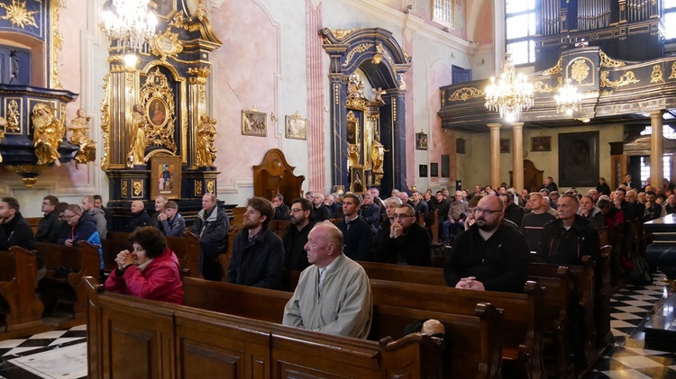 Październikowy Męski Różaniec