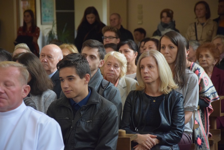 Promocja szafarzy nadzwyczajnych diecezji łowickej