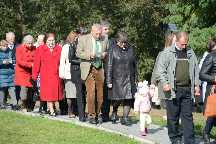 Poświęcenie Drogi Małżeńskiej w Opolu-Winowie