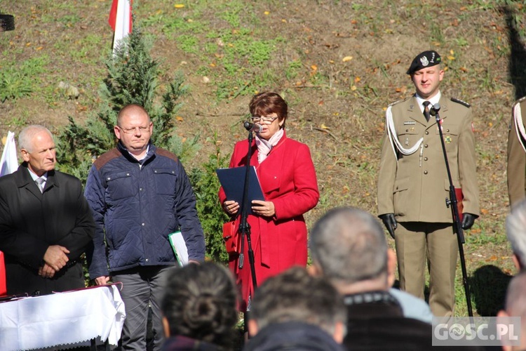 Uroczystości przy pomniku Ofiar Ludobójstwa w Zielonej Górze (Łężyca)