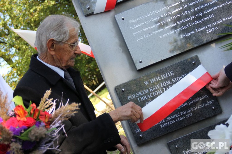 Uroczystości przy pomniku Ofiar Ludobójstwa w Zielonej Górze (Łężyca)