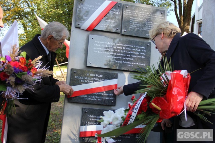 Uroczystości przy pomniku Ofiar Ludobójstwa w Zielonej Górze (Łężyca)