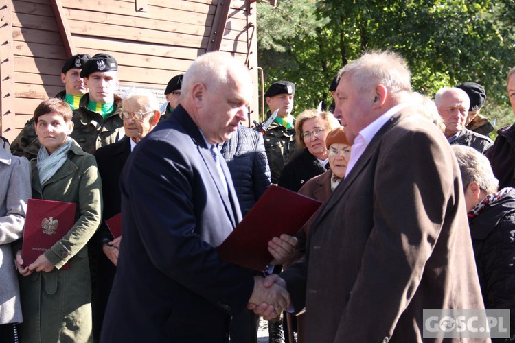 Uroczystości przy pomniku Ofiar Ludobójstwa w Zielonej Górze (Łężyca)