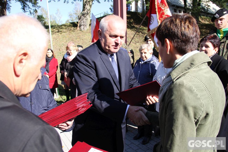 Uroczystości przy pomniku Ofiar Ludobójstwa w Zielonej Górze (Łężyca)