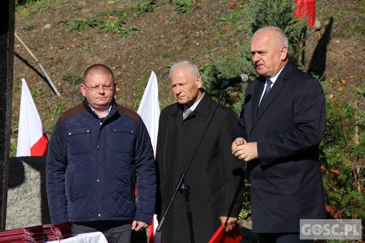 Uroczystości przy pomniku Ofiar Ludobójstwa w Zielonej Górze (Łężyca)