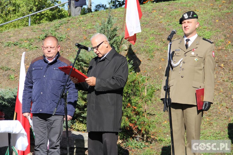 Uroczystości przy pomniku Ofiar Ludobójstwa w Zielonej Górze (Łężyca)