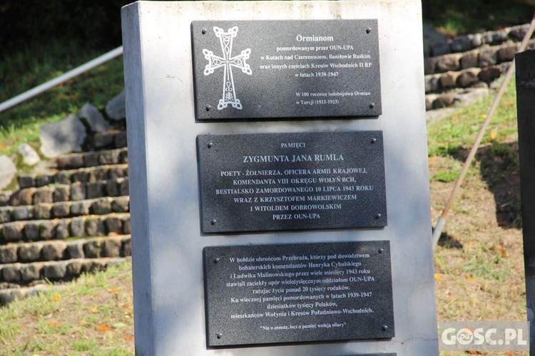 Uroczystości przy pomniku Ofiar Ludobójstwa w Zielonej Górze (Łężyca)