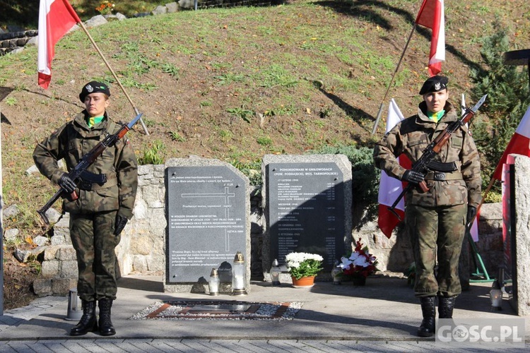 Uroczystości przy pomniku Ofiar Ludobójstwa w Zielonej Górze (Łężyca)