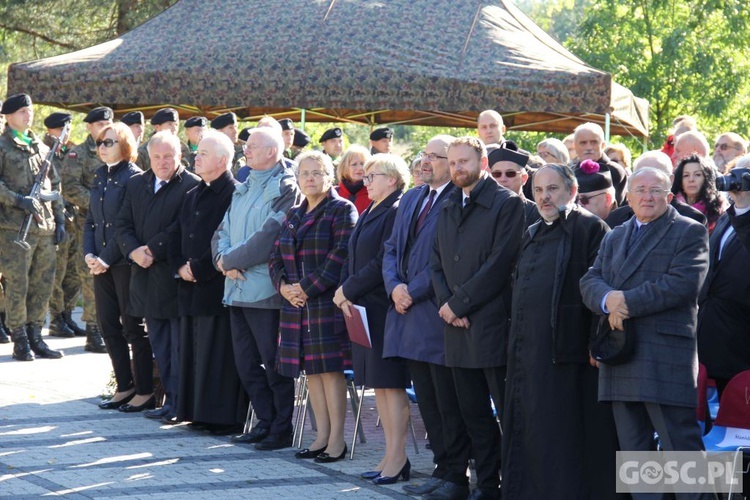 Uroczystości przy pomniku Ofiar Ludobójstwa w Zielonej Górze (Łężyca)