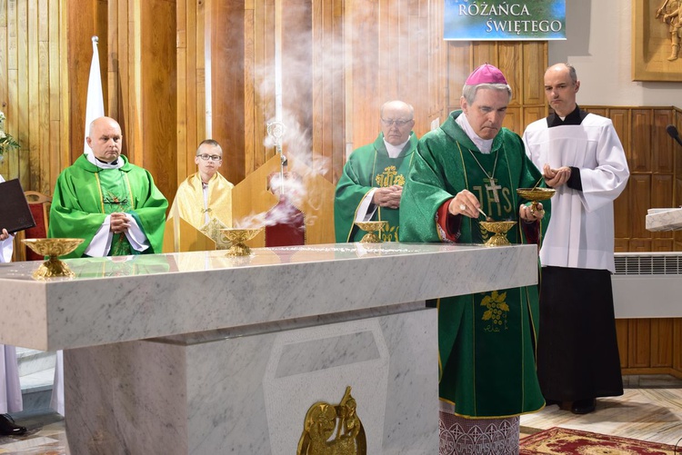 Poświęcenie kościoła w Brzezinach Stojeszyńskich. 