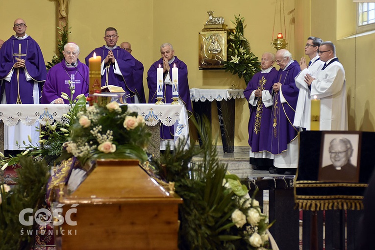 Mszy św. przewodniczył abp Henryk Hoser